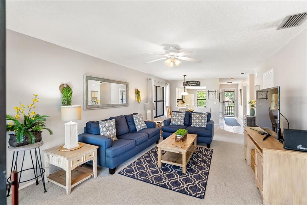 En Venta: $299,000 (2 camas, 2 baños, 1069 Pies cuadrados)