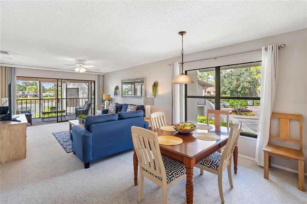 En Venta: $299,000 (2 camas, 2 baños, 1069 Pies cuadrados)