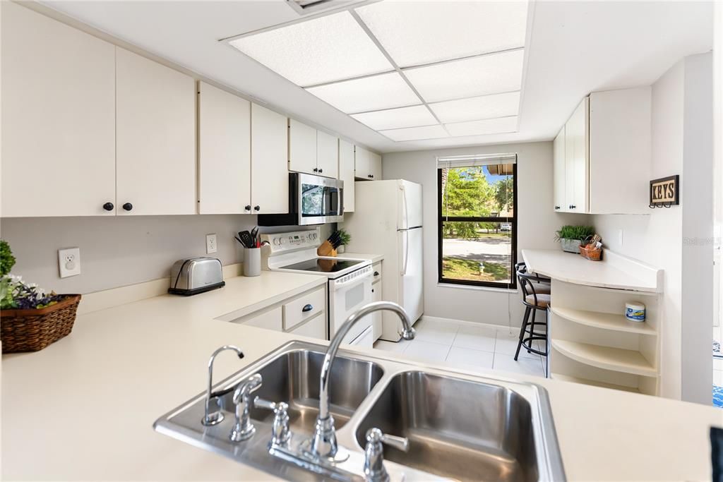 En Venta: $299,000 (2 camas, 2 baños, 1069 Pies cuadrados)