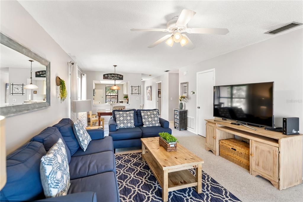 En Venta: $299,000 (2 camas, 2 baños, 1069 Pies cuadrados)