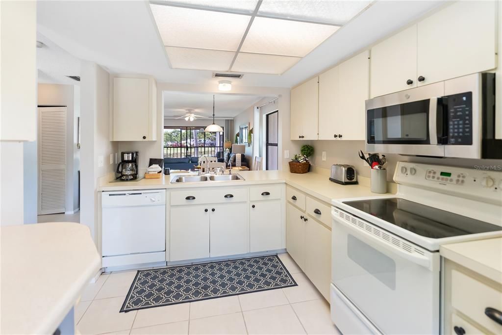 En Venta: $299,000 (2 camas, 2 baños, 1069 Pies cuadrados)