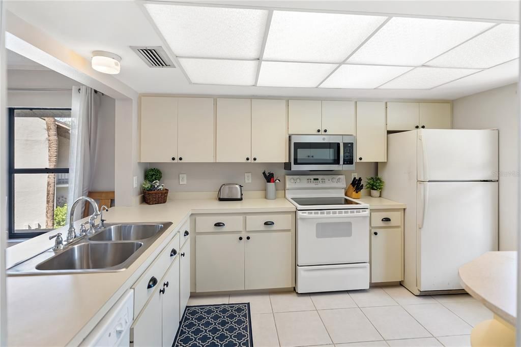 En Venta: $299,000 (2 camas, 2 baños, 1069 Pies cuadrados)