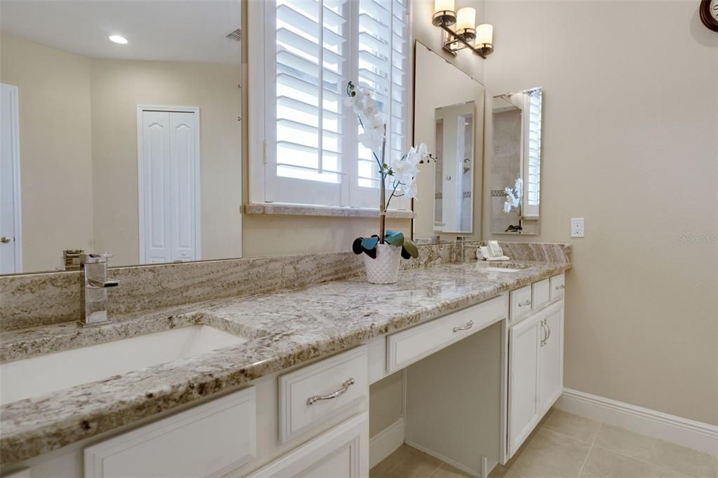 待售: $1,449,000 (4 贝兹, 3 浴室, 4282 平方英尺)