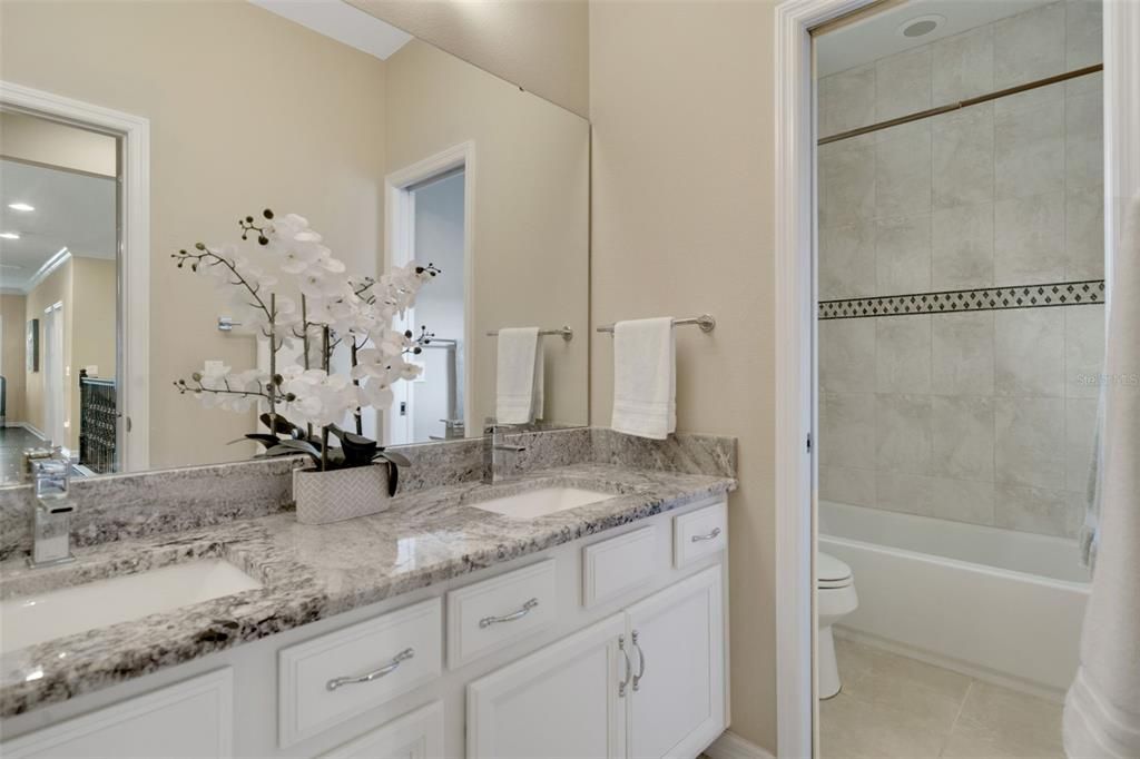 待售: $1,449,000 (4 贝兹, 3 浴室, 4282 平方英尺)