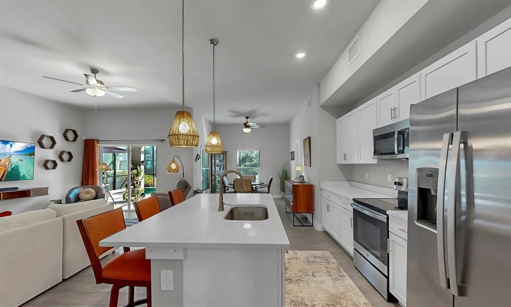 Activo con contrato: $460,000 (4 camas, 2 baños, 1707 Pies cuadrados)