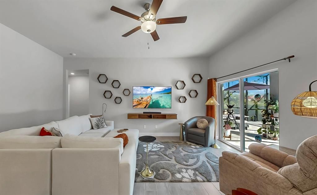 Activo con contrato: $460,000 (4 camas, 2 baños, 1707 Pies cuadrados)