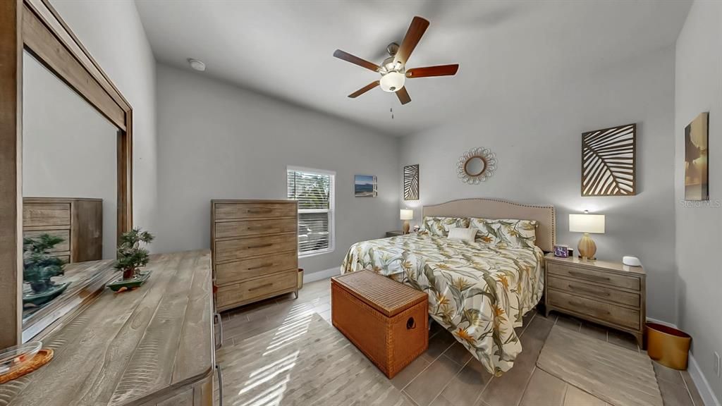 Activo con contrato: $460,000 (4 camas, 2 baños, 1707 Pies cuadrados)