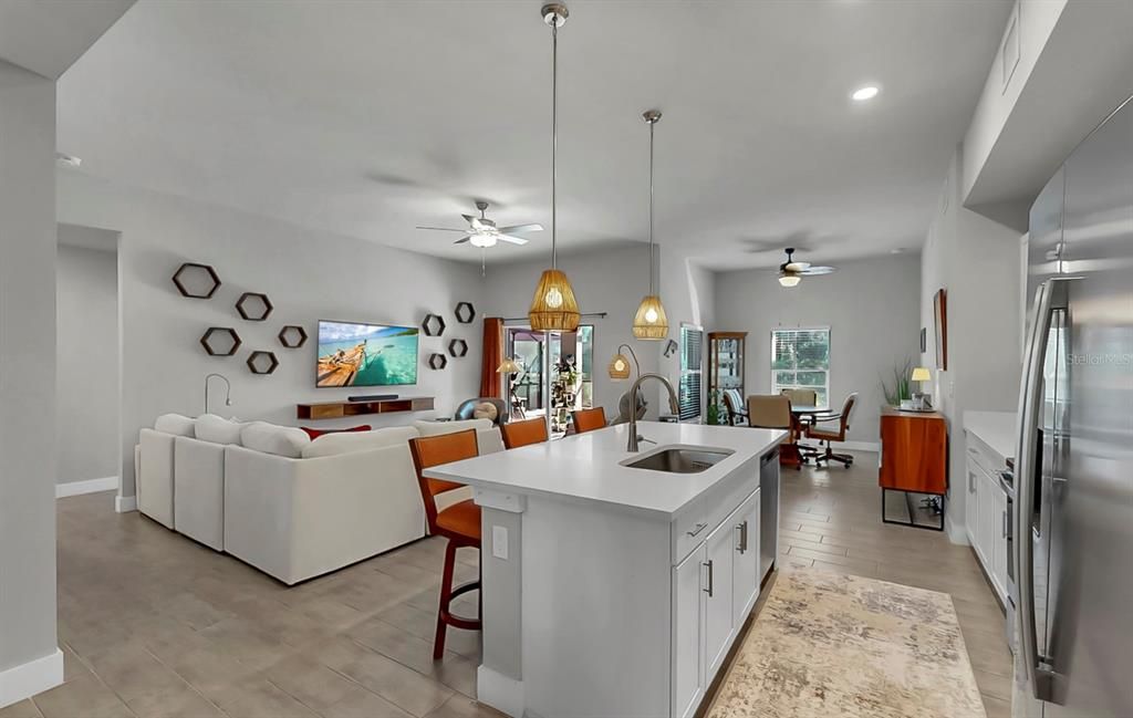 Activo con contrato: $460,000 (4 camas, 2 baños, 1707 Pies cuadrados)