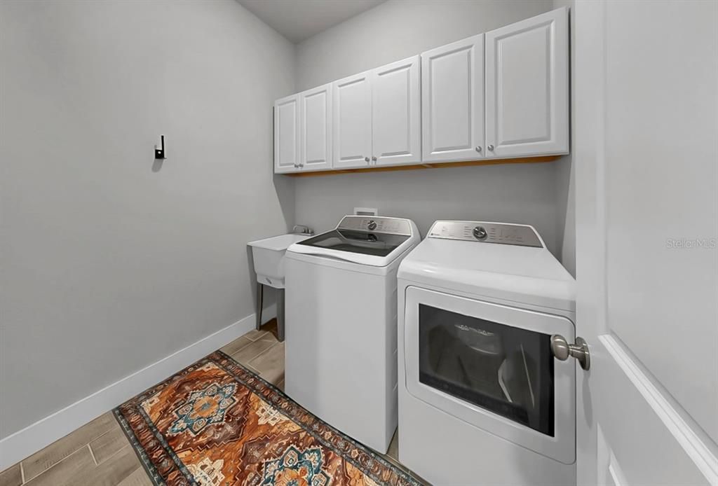 Activo con contrato: $460,000 (4 camas, 2 baños, 1707 Pies cuadrados)