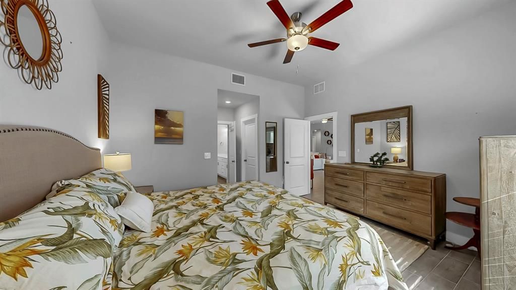 Activo con contrato: $460,000 (4 camas, 2 baños, 1707 Pies cuadrados)