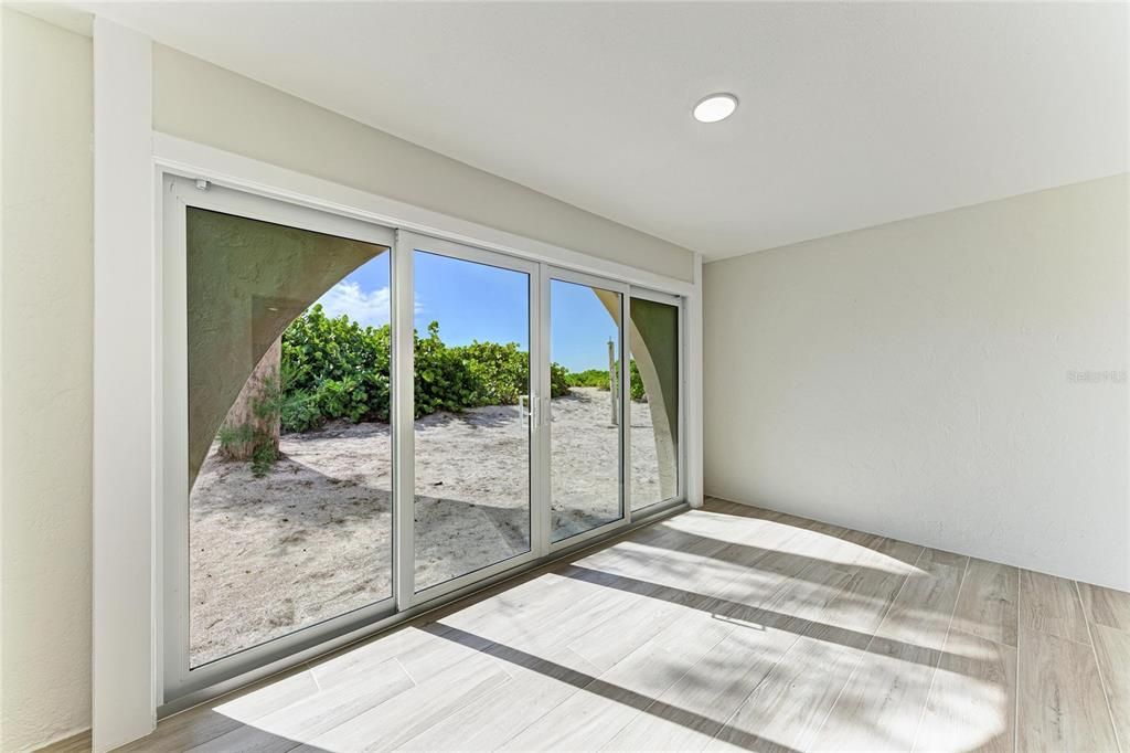 For Sale: $725,000 (2 beds, 2 baths, 900 Square Feet)