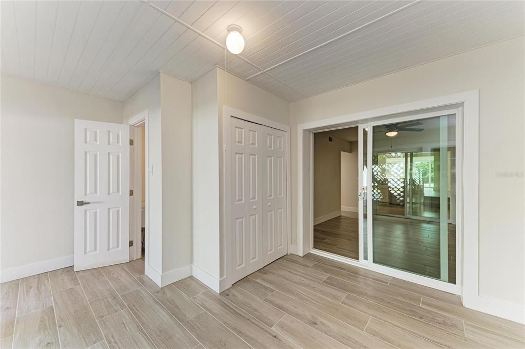 For Sale: $725,000 (2 beds, 2 baths, 900 Square Feet)