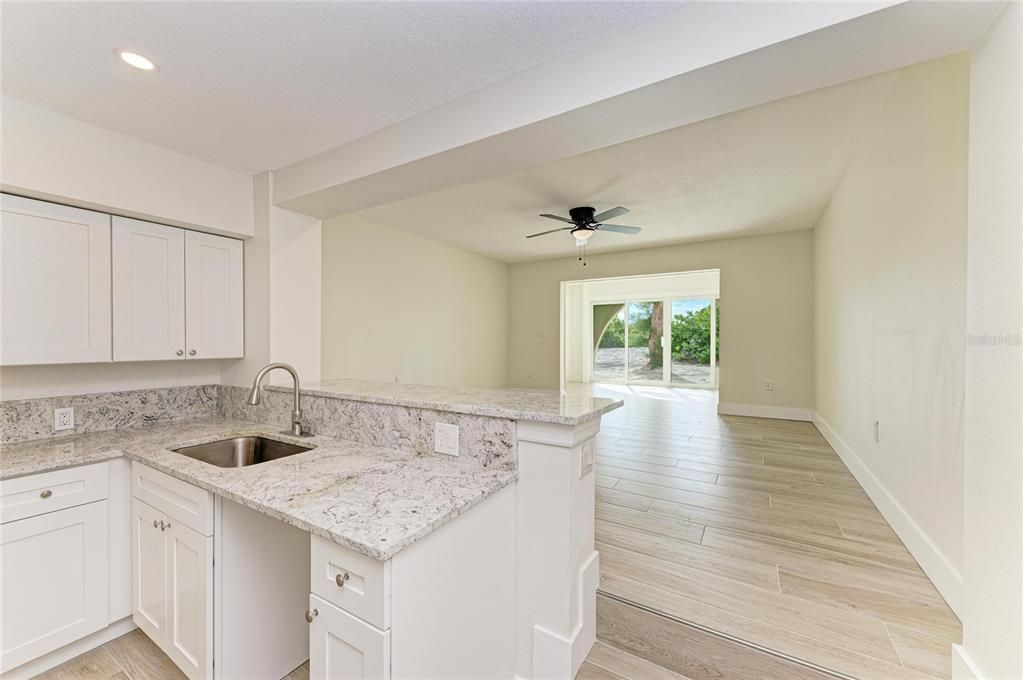 For Sale: $725,000 (2 beds, 2 baths, 900 Square Feet)