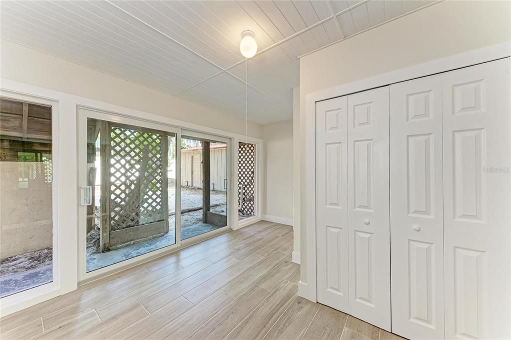 For Sale: $725,000 (2 beds, 2 baths, 900 Square Feet)