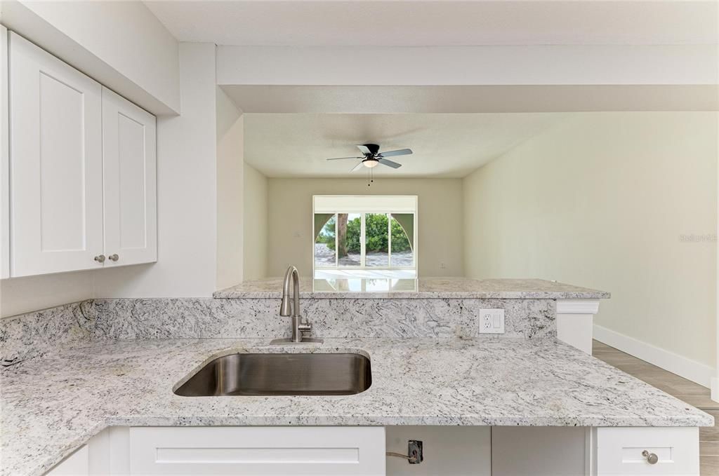 For Sale: $725,000 (2 beds, 2 baths, 900 Square Feet)