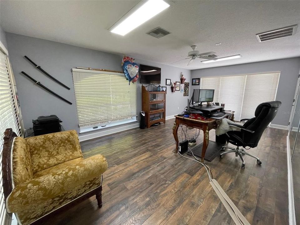 待售: $999,000 (4 贝兹, 3 浴室, 4216 平方英尺)