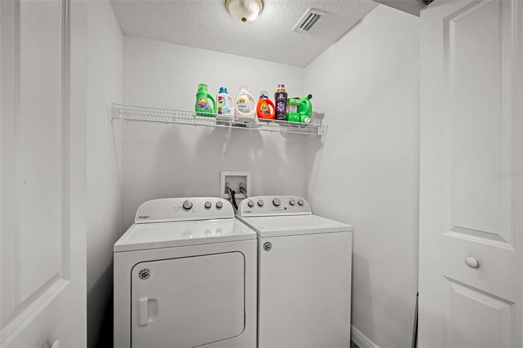 合同活跃: $377,000 (3 贝兹, 2 浴室, 1534 平方英尺)