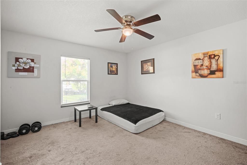 合同活跃: $377,000 (3 贝兹, 2 浴室, 1534 平方英尺)