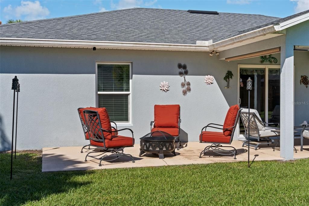 合同活跃: $377,000 (3 贝兹, 2 浴室, 1534 平方英尺)