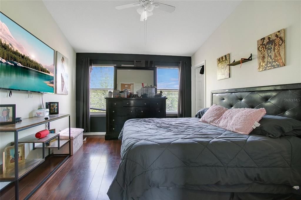 На продажу: $305,000 (2 спален, 2 ванн, 1417 Квадратных фут)