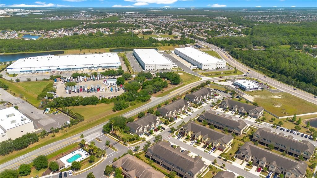 На продажу: $305,000 (2 спален, 2 ванн, 1417 Квадратных фут)