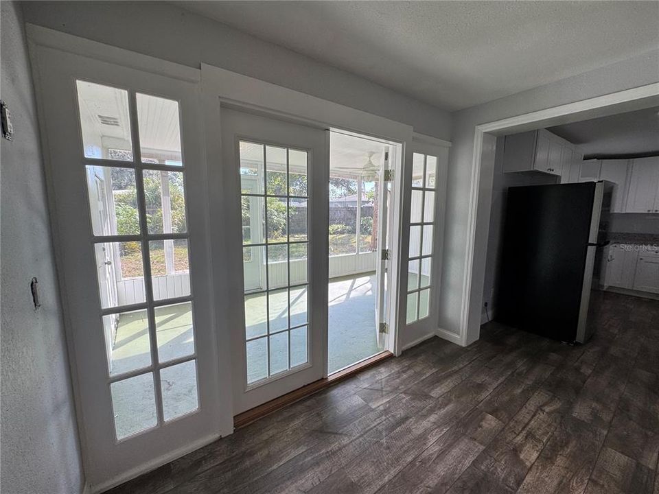 На продажу: $449,000 (2 спален, 1 ванн, 969 Квадратных фут)