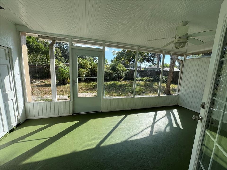 На продажу: $449,000 (2 спален, 1 ванн, 969 Квадратных фут)