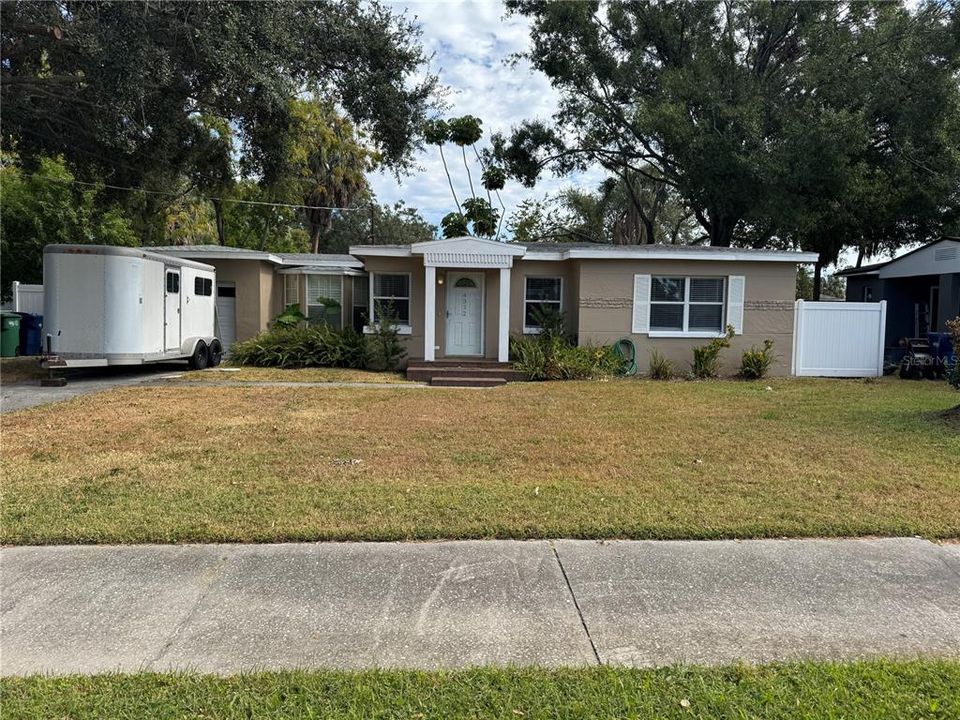 На продажу: $449,000 (2 спален, 1 ванн, 969 Квадратных фут)