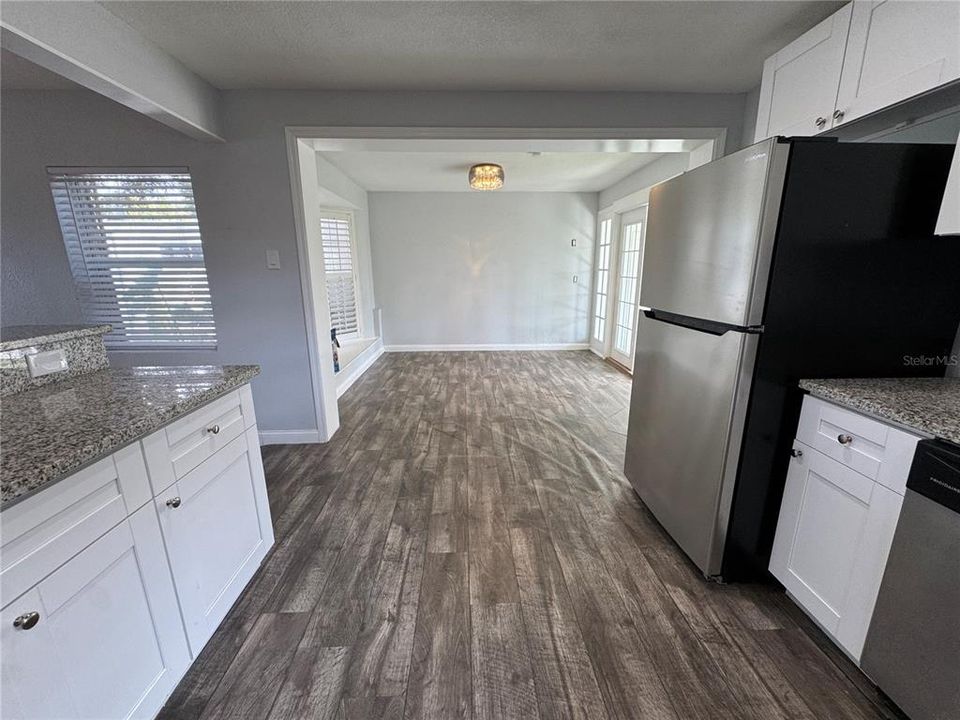 На продажу: $449,000 (2 спален, 1 ванн, 969 Квадратных фут)