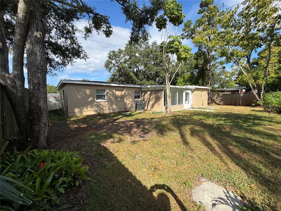 На продажу: $449,000 (2 спален, 1 ванн, 969 Квадратных фут)