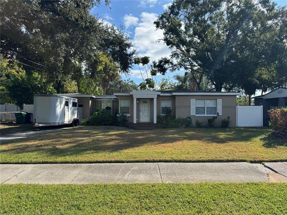 На продажу: $449,000 (2 спален, 1 ванн, 969 Квадратных фут)