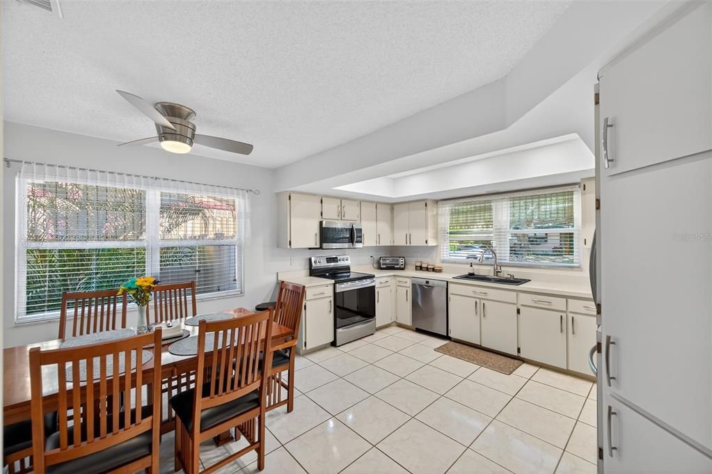 Active With Contract: $399,990 (3 beds, 2 baths, 1348 Square Feet)