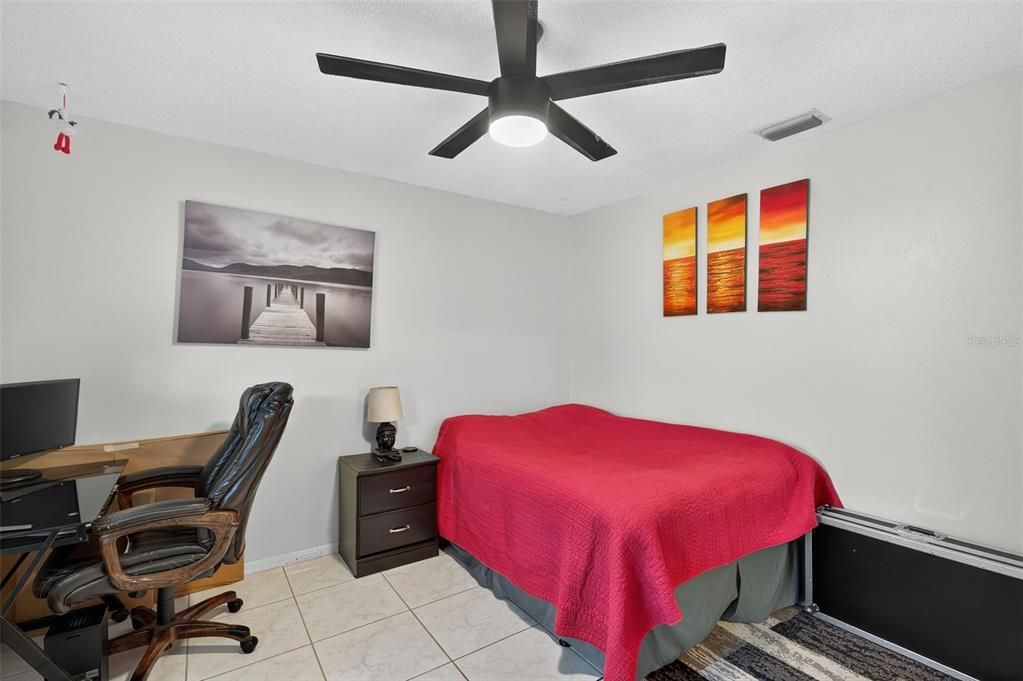 Active With Contract: $399,990 (3 beds, 2 baths, 1348 Square Feet)