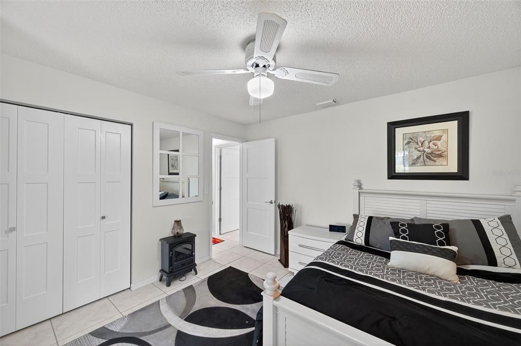 Active With Contract: $399,990 (3 beds, 2 baths, 1348 Square Feet)