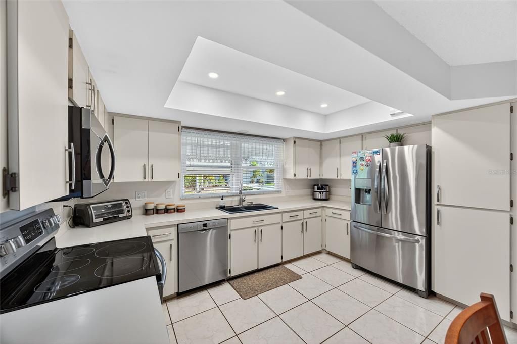 Active With Contract: $399,990 (3 beds, 2 baths, 1348 Square Feet)