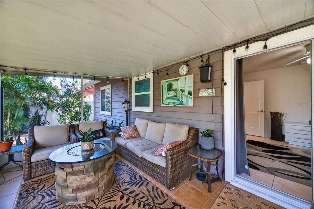 Active With Contract: $399,990 (3 beds, 2 baths, 1348 Square Feet)