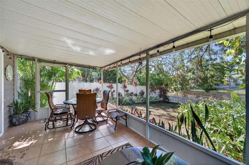 Active With Contract: $399,990 (3 beds, 2 baths, 1348 Square Feet)