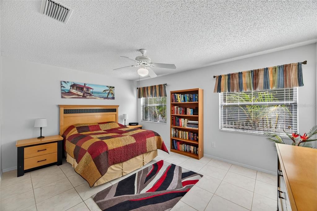 Active With Contract: $399,990 (3 beds, 2 baths, 1348 Square Feet)