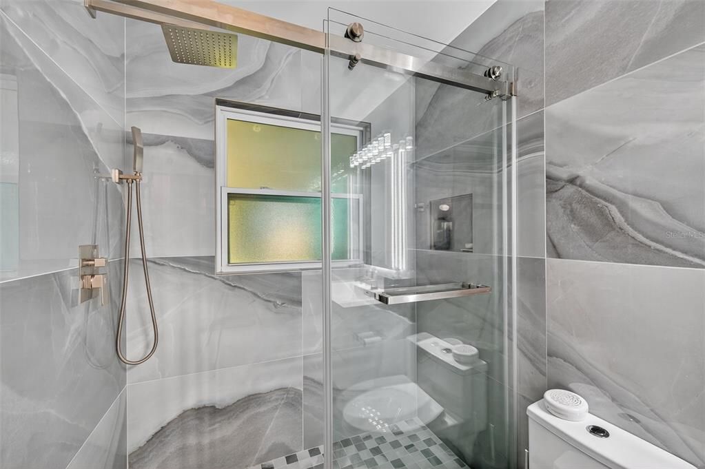 Active With Contract: $399,990 (3 beds, 2 baths, 1348 Square Feet)