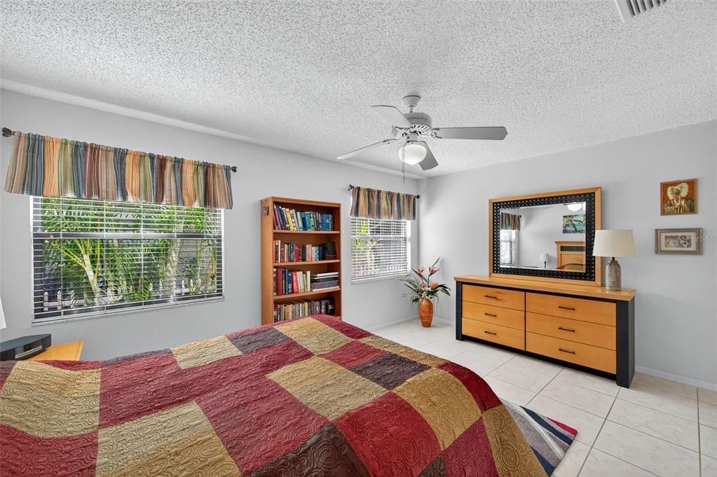 Active With Contract: $399,990 (3 beds, 2 baths, 1348 Square Feet)