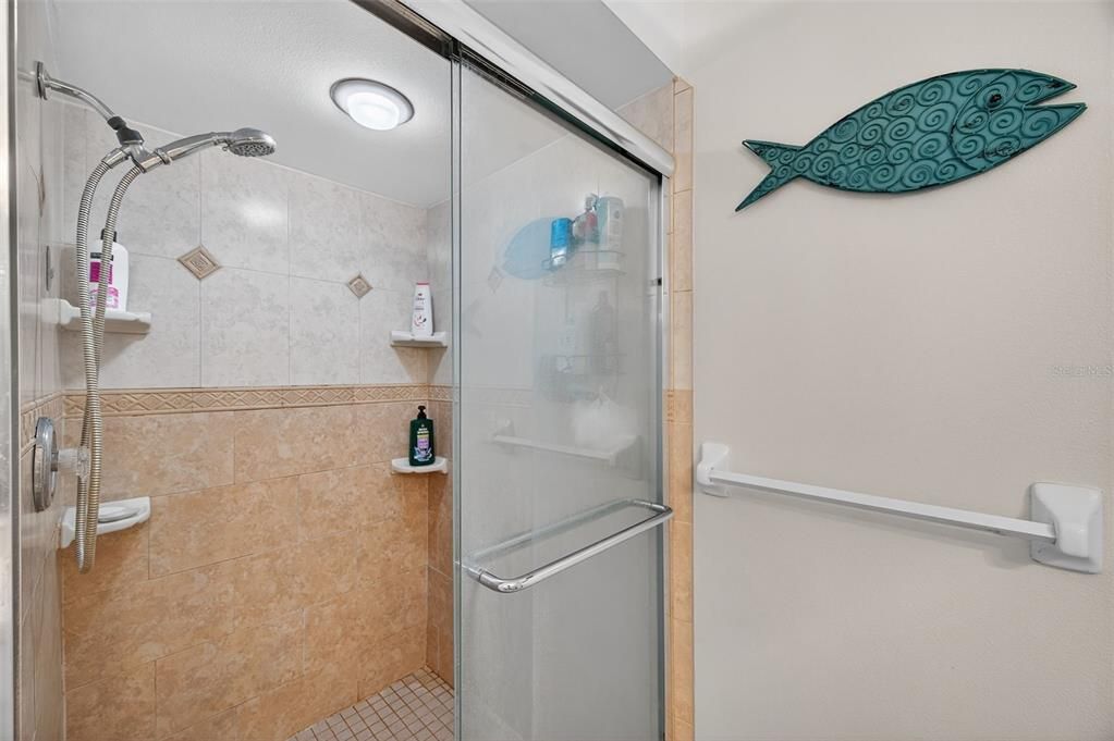 Active With Contract: $399,990 (3 beds, 2 baths, 1348 Square Feet)