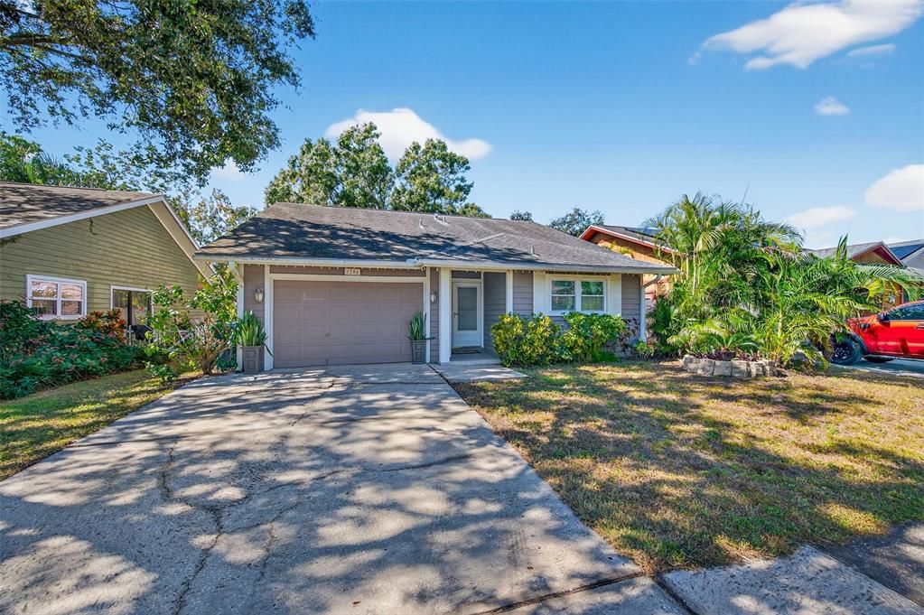 Active With Contract: $399,990 (3 beds, 2 baths, 1348 Square Feet)