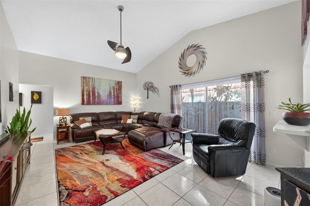 Active With Contract: $399,990 (3 beds, 2 baths, 1348 Square Feet)