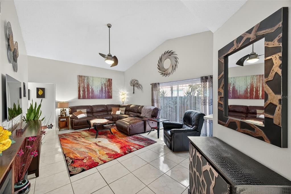 Active With Contract: $399,990 (3 beds, 2 baths, 1348 Square Feet)