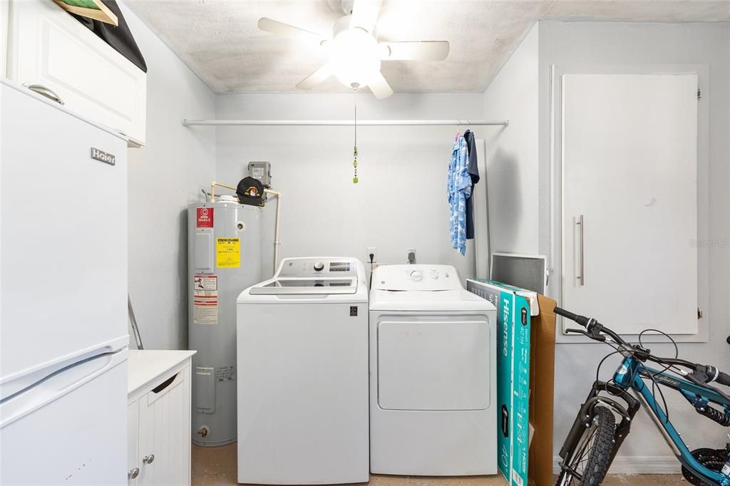 待售: $154,900 (1 贝兹, 1 浴室, 666 平方英尺)