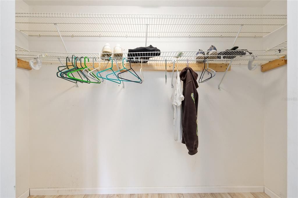 待售: $154,900 (1 贝兹, 1 浴室, 666 平方英尺)