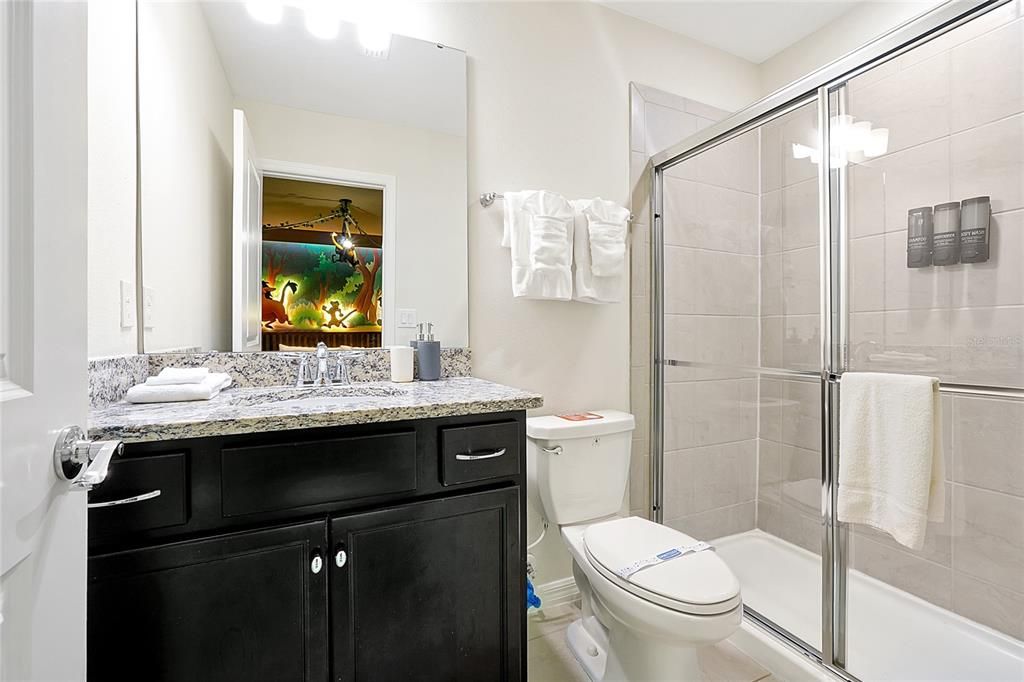 待售: $995,000 (10 贝兹, 8 浴室, 4399 平方英尺)