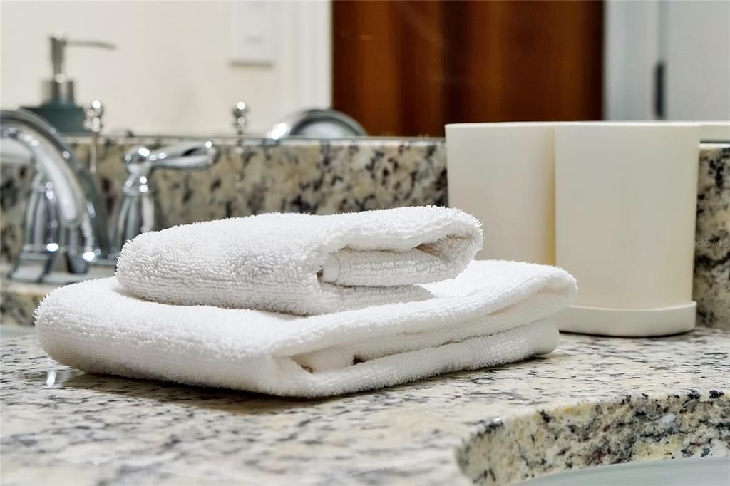 待售: $995,000 (10 贝兹, 8 浴室, 4399 平方英尺)