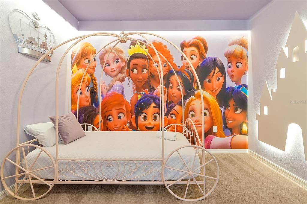 待售: $995,000 (10 贝兹, 8 浴室, 4399 平方英尺)