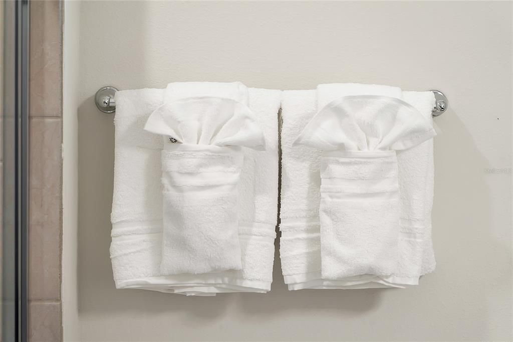 待售: $995,000 (10 贝兹, 8 浴室, 4399 平方英尺)